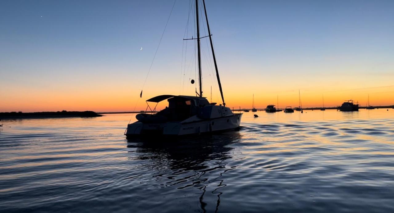 Hotel Barco Casa Catamara Sleepandboat Dystrykt Dystrykt Faro Zewnętrze zdjęcie