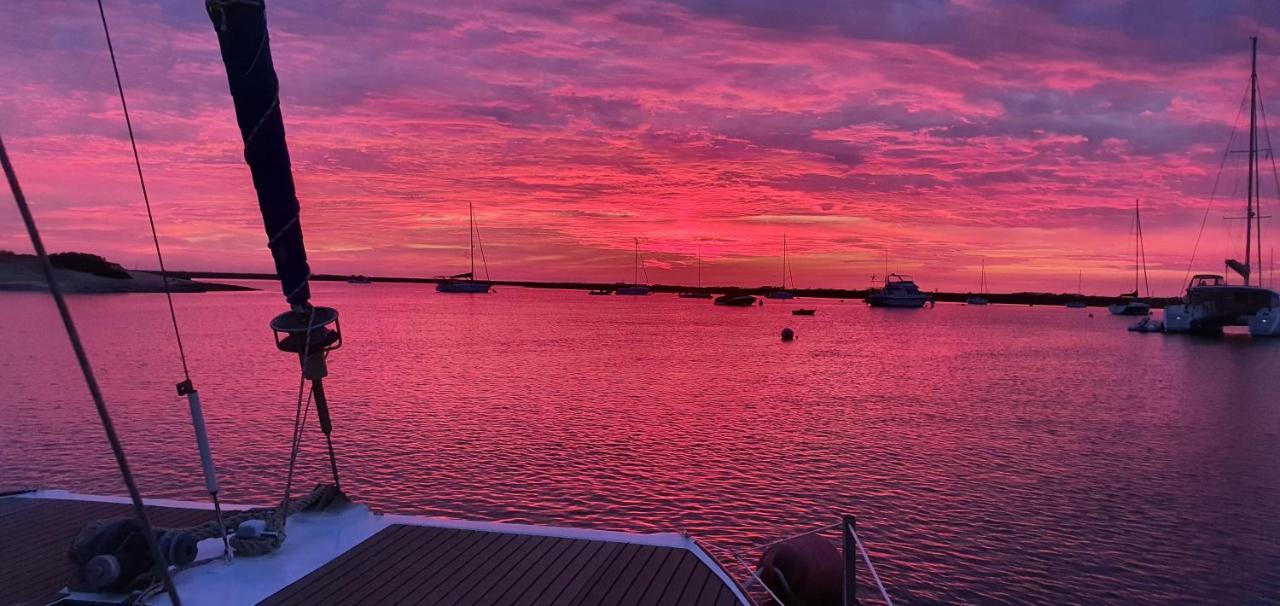 Hotel Barco Casa Catamara Sleepandboat Dystrykt Dystrykt Faro Zewnętrze zdjęcie