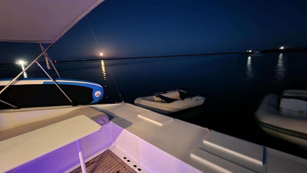 Hotel Barco Casa Catamara Sleepandboat Dystrykt Dystrykt Faro Zewnętrze zdjęcie