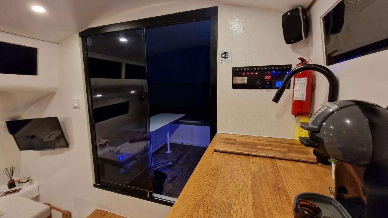 Hotel Barco Casa Catamara Sleepandboat Dystrykt Dystrykt Faro Zewnętrze zdjęcie