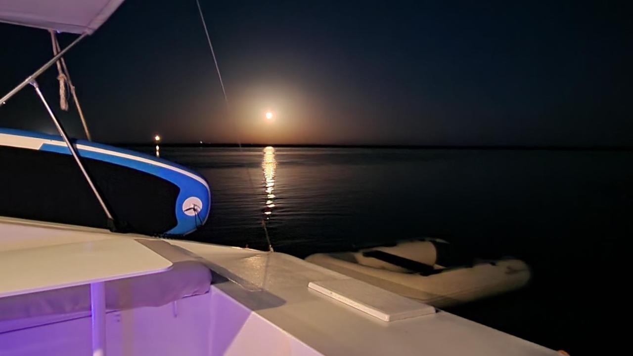 Hotel Barco Casa Catamara Sleepandboat Dystrykt Dystrykt Faro Zewnętrze zdjęcie