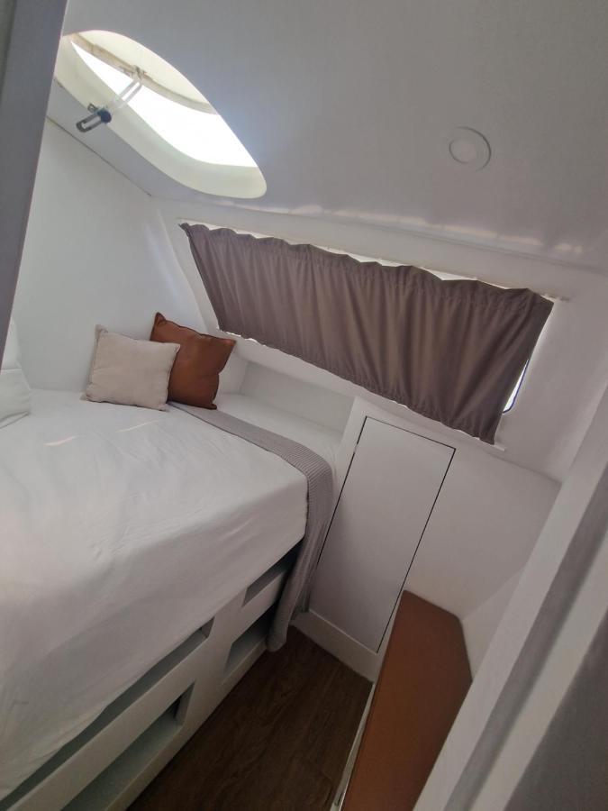 Hotel Barco Casa Catamara Sleepandboat Dystrykt Dystrykt Faro Zewnętrze zdjęcie