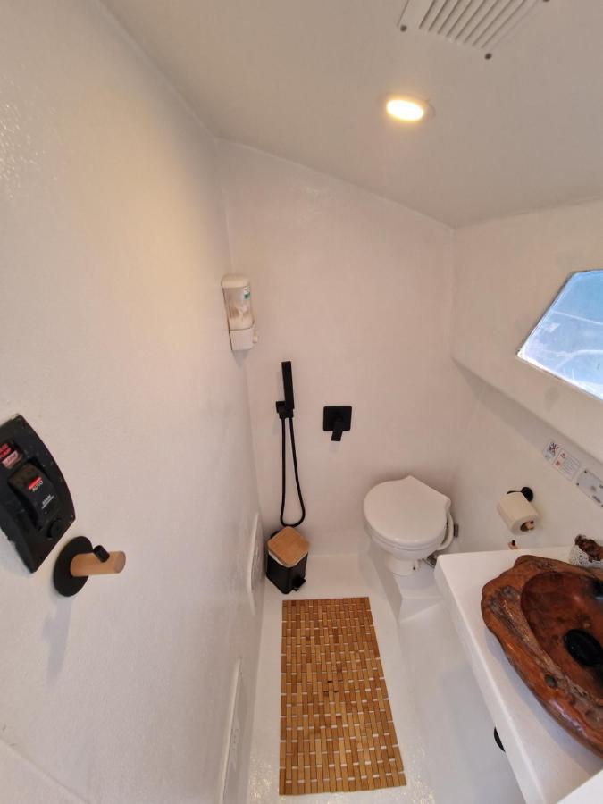 Hotel Barco Casa Catamara Sleepandboat Dystrykt Dystrykt Faro Zewnętrze zdjęcie